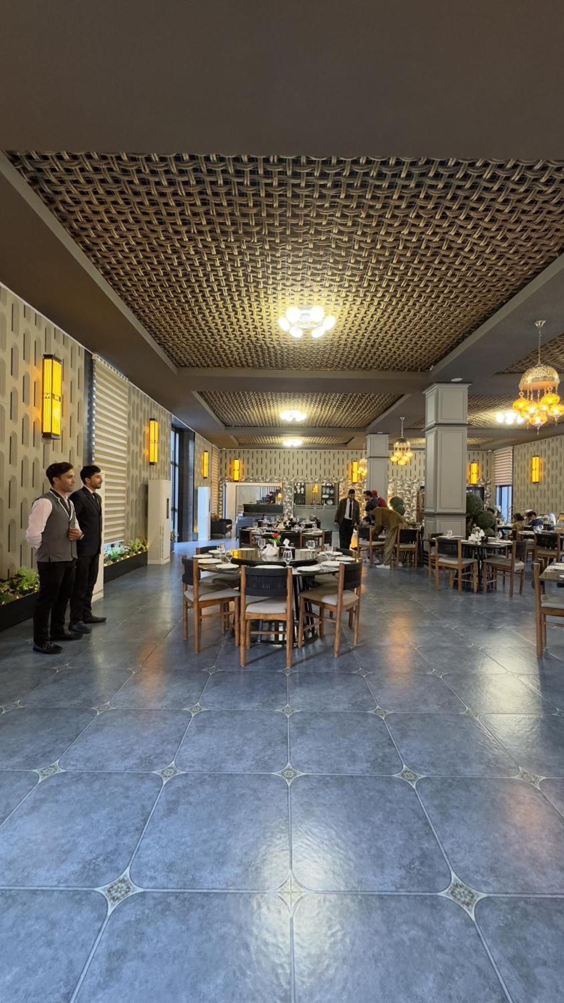 Iyi Luxury Inn Swat Saidu Sharif Zewnętrze zdjęcie