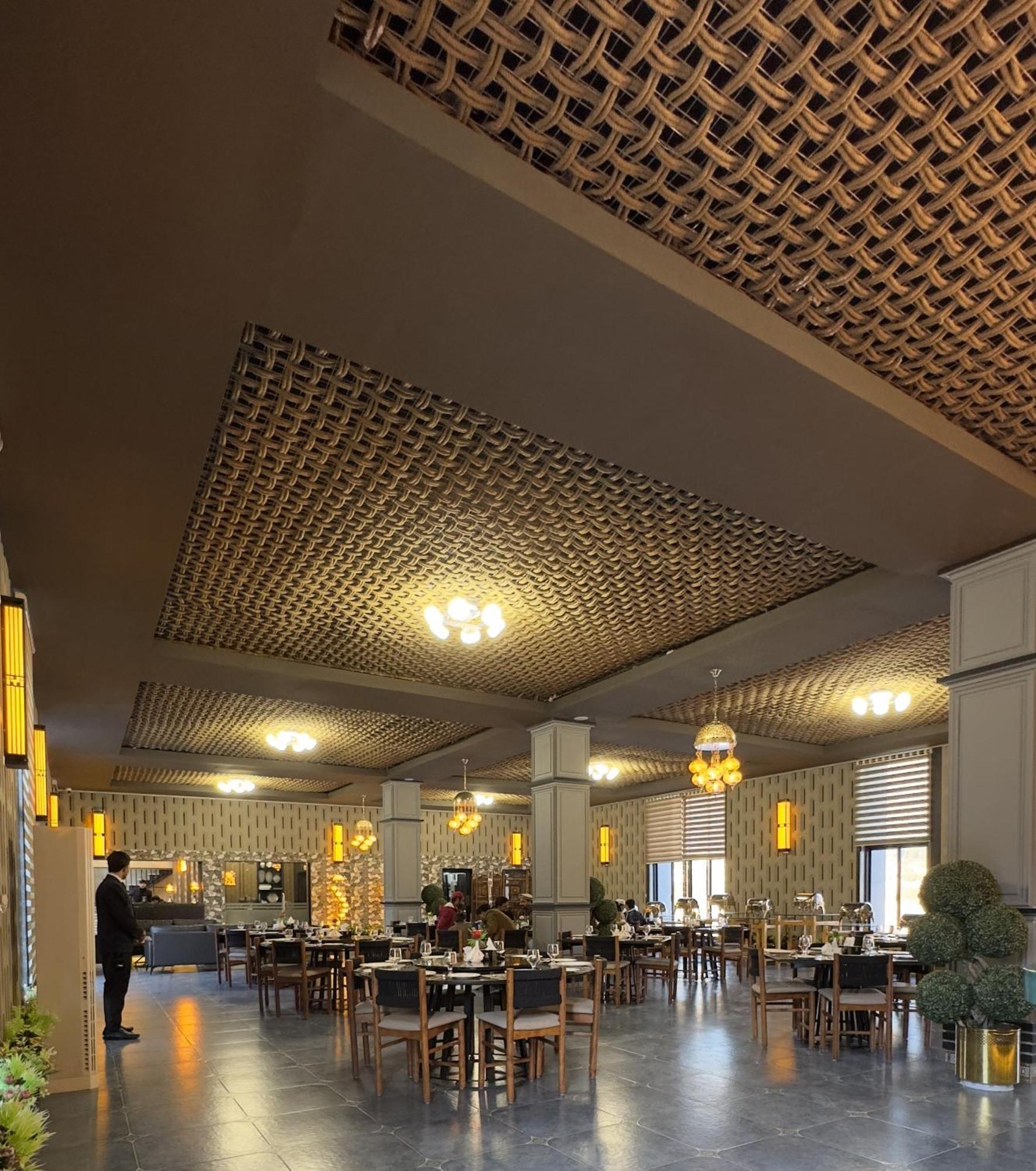 Iyi Luxury Inn Swat Saidu Sharif Zewnętrze zdjęcie