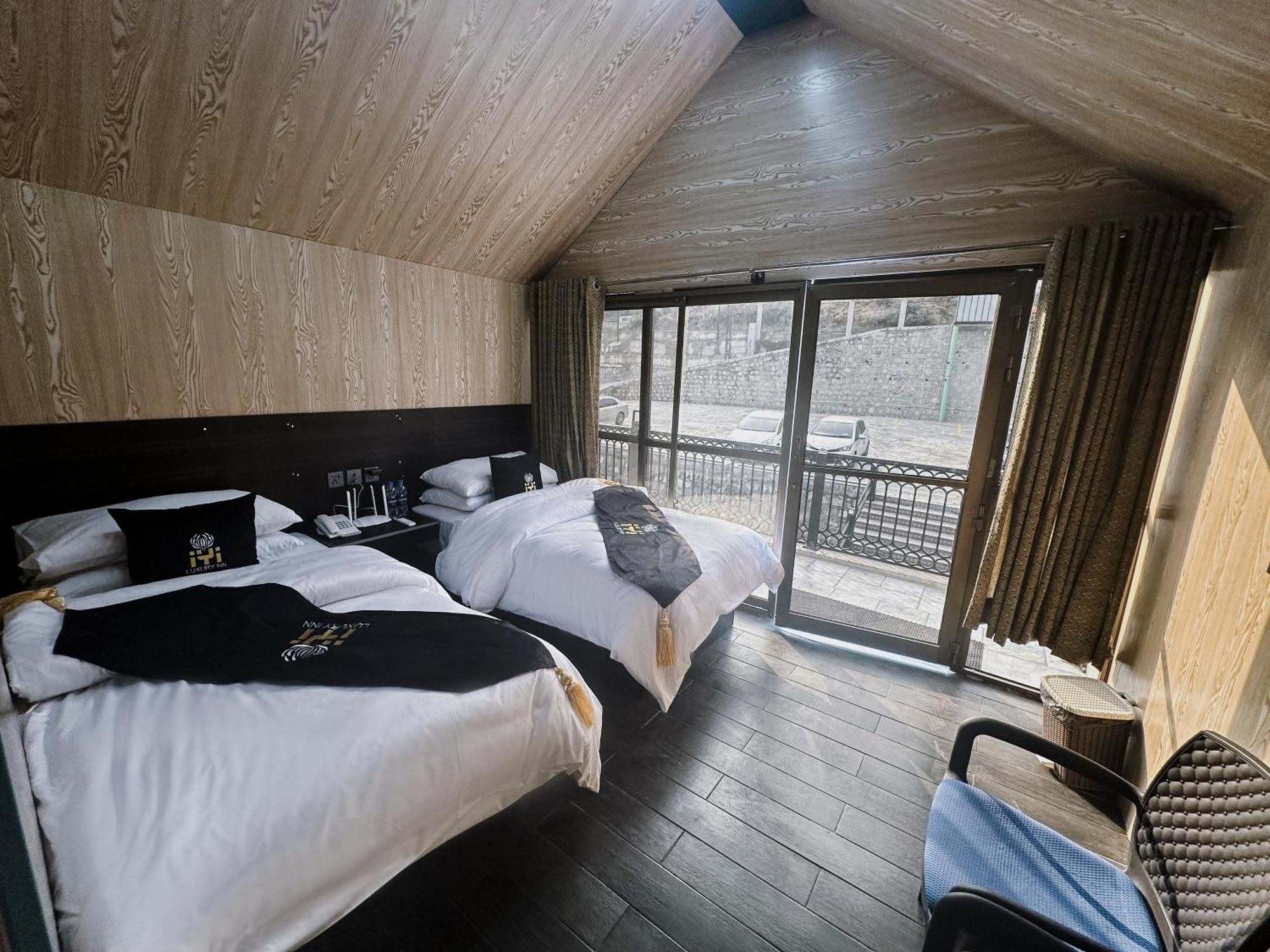 Iyi Luxury Inn Swat Saidu Sharif Zewnętrze zdjęcie