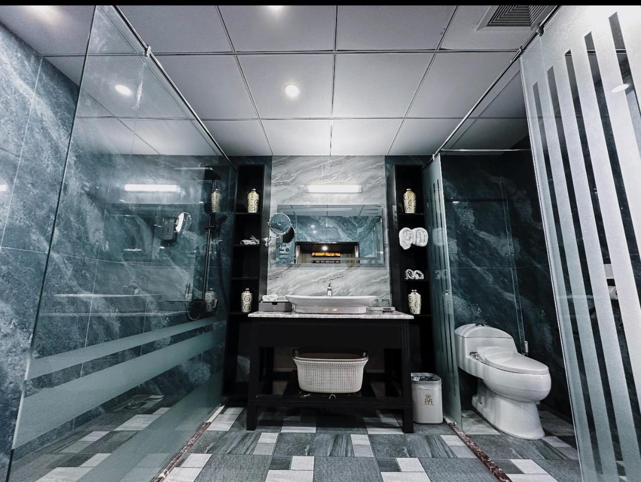Iyi Luxury Inn Swat Saidu Sharif Zewnętrze zdjęcie