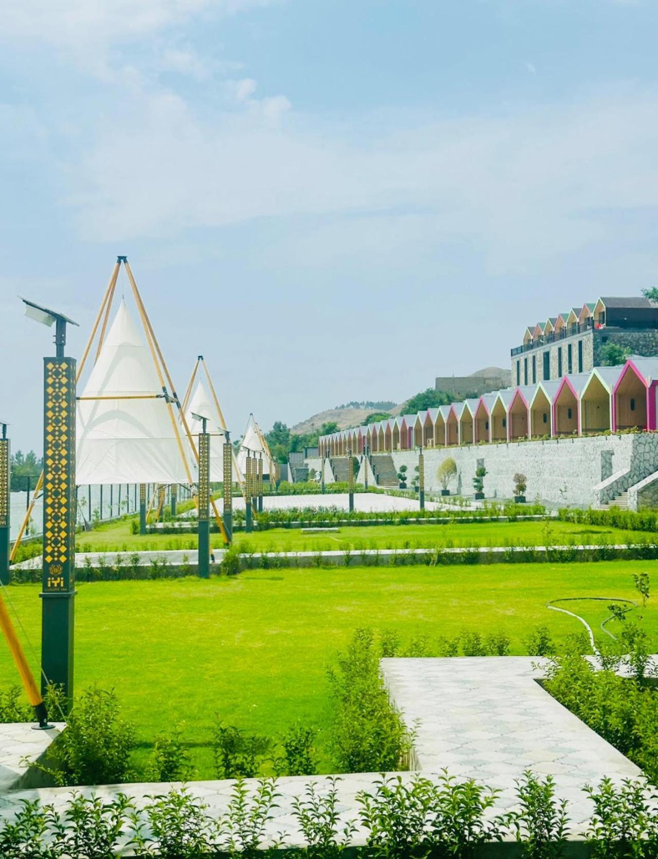 Iyi Luxury Inn Swat Saidu Sharif Zewnętrze zdjęcie