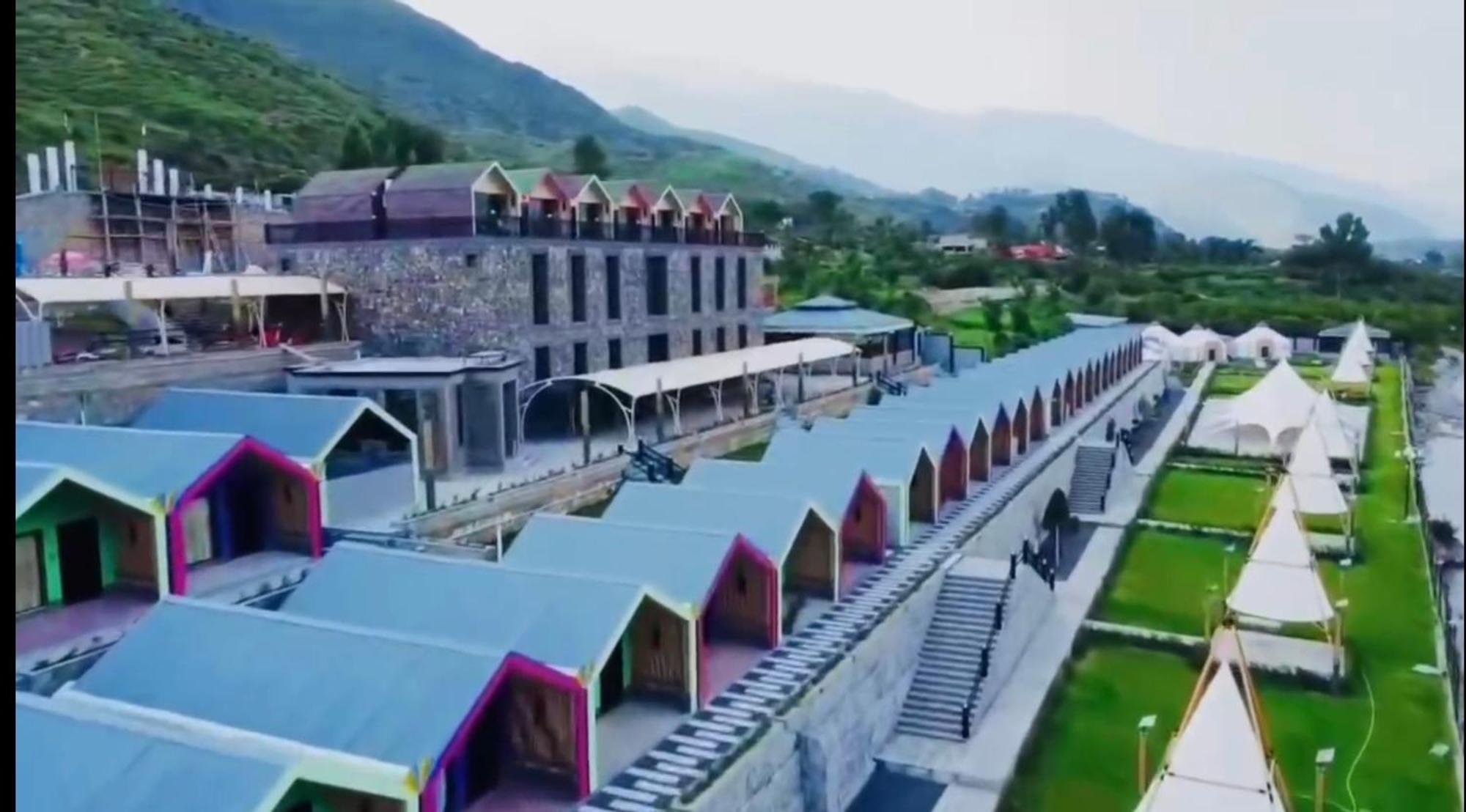 Iyi Luxury Inn Swat Saidu Sharif Zewnętrze zdjęcie